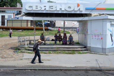 Гроо: Истинные виновники грязных остановок — плюющие и бросающие мусор хабаровчане Алексей Тимиргалеев, ИА AmurMedia